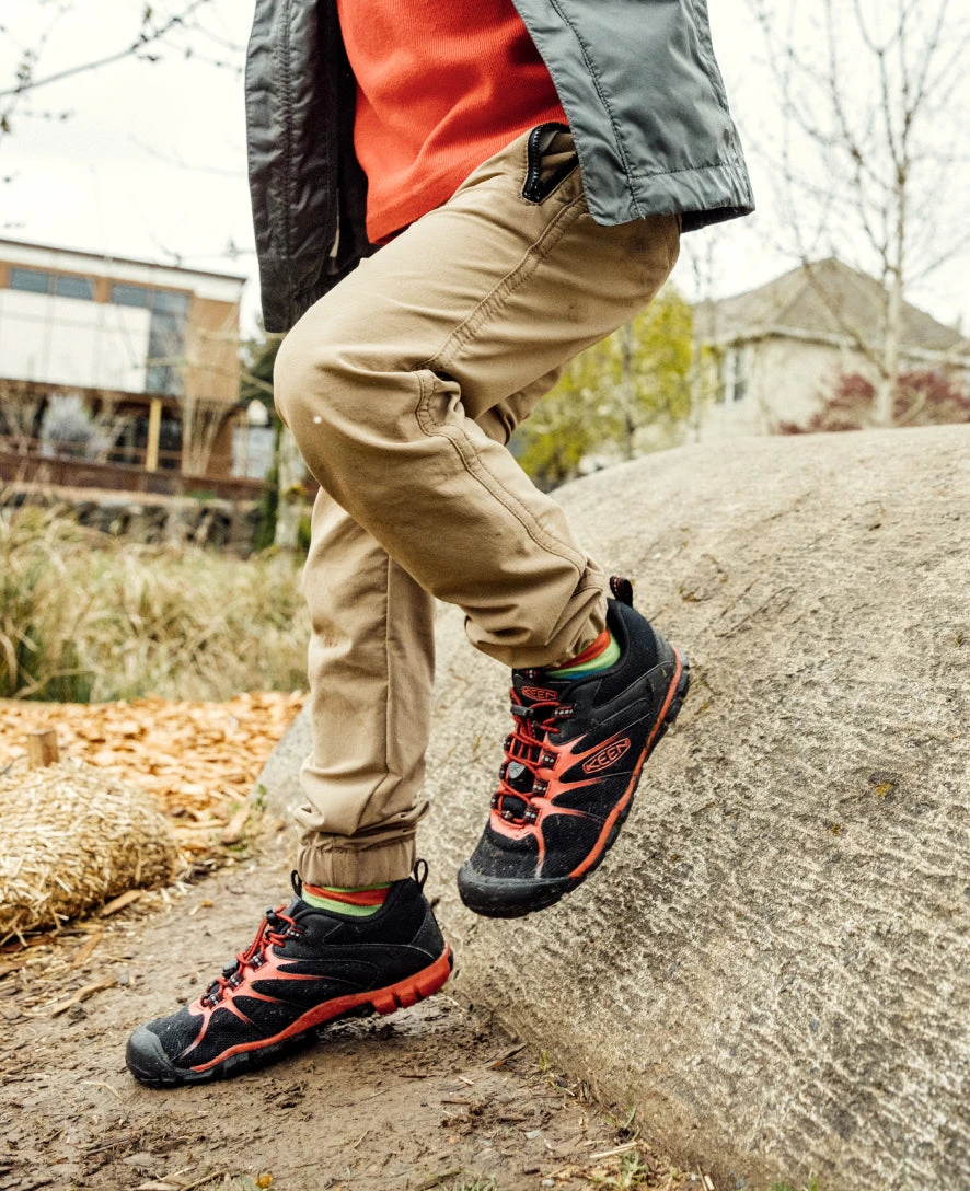 Keen Big Kids' Chandler 2 CNX Sneaker | Black/Red Carpet 6 Keen Big Kids' Chandler 2 CNX Sneaker | Black/Red Carpet - Image 6