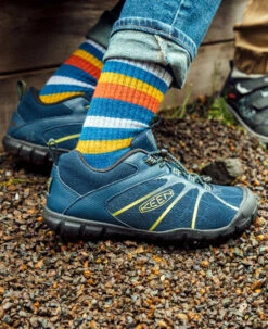 Keen Little Kids' Chandler 2 CNX Sneaker | Black/Red Carpet -Keen KidsChandler2Lifestyle3 5532aa9d 0a5e 4e22 82fa 88224437ea53