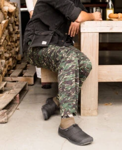 Keen Men's Howser III Slide | Black Olive Felt/Black Olive 16 Keen Men's Howser III Slide | Black Olive Felt/Black Olive -Keen MHowserIIISlideLifestylePDPLeft 5362a1ae c9d4 4f9c a1b8 3b2804df1a1a