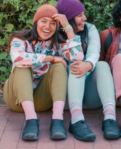 Keen Women's Howser III Slide | Black/Black -Keen WHowserIIISlideLifestylePDPRight d7b2cd34 b578 4959 a97f 12c9837fccde